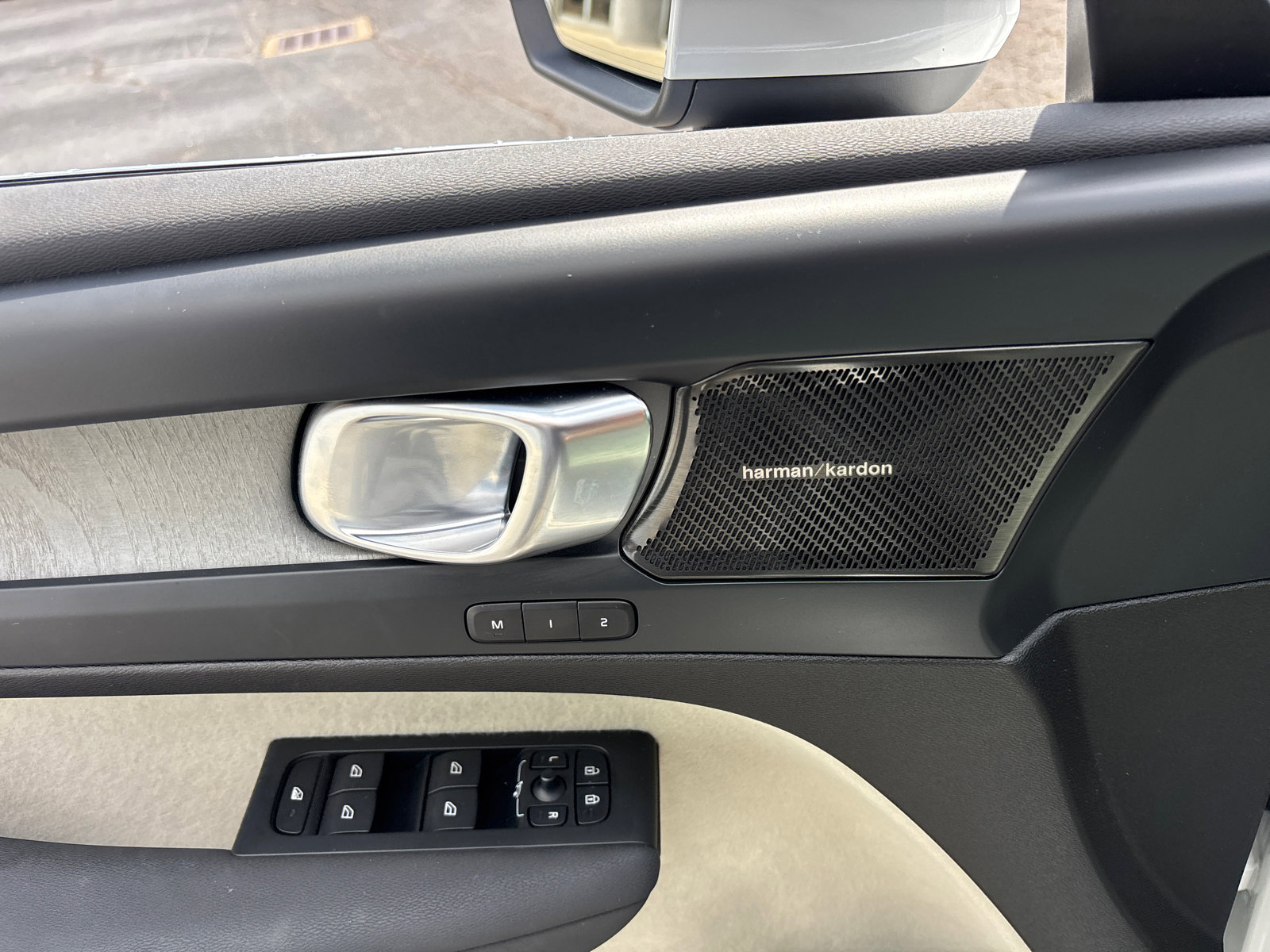 2024 Volvo Xc40 B5 Plus