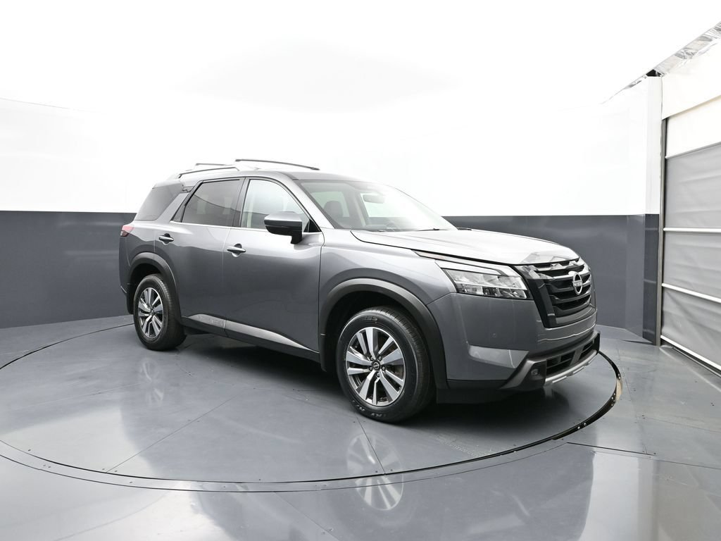 Used 2023 Nissan Pathfinder SL w/ Lighting Package (N92)