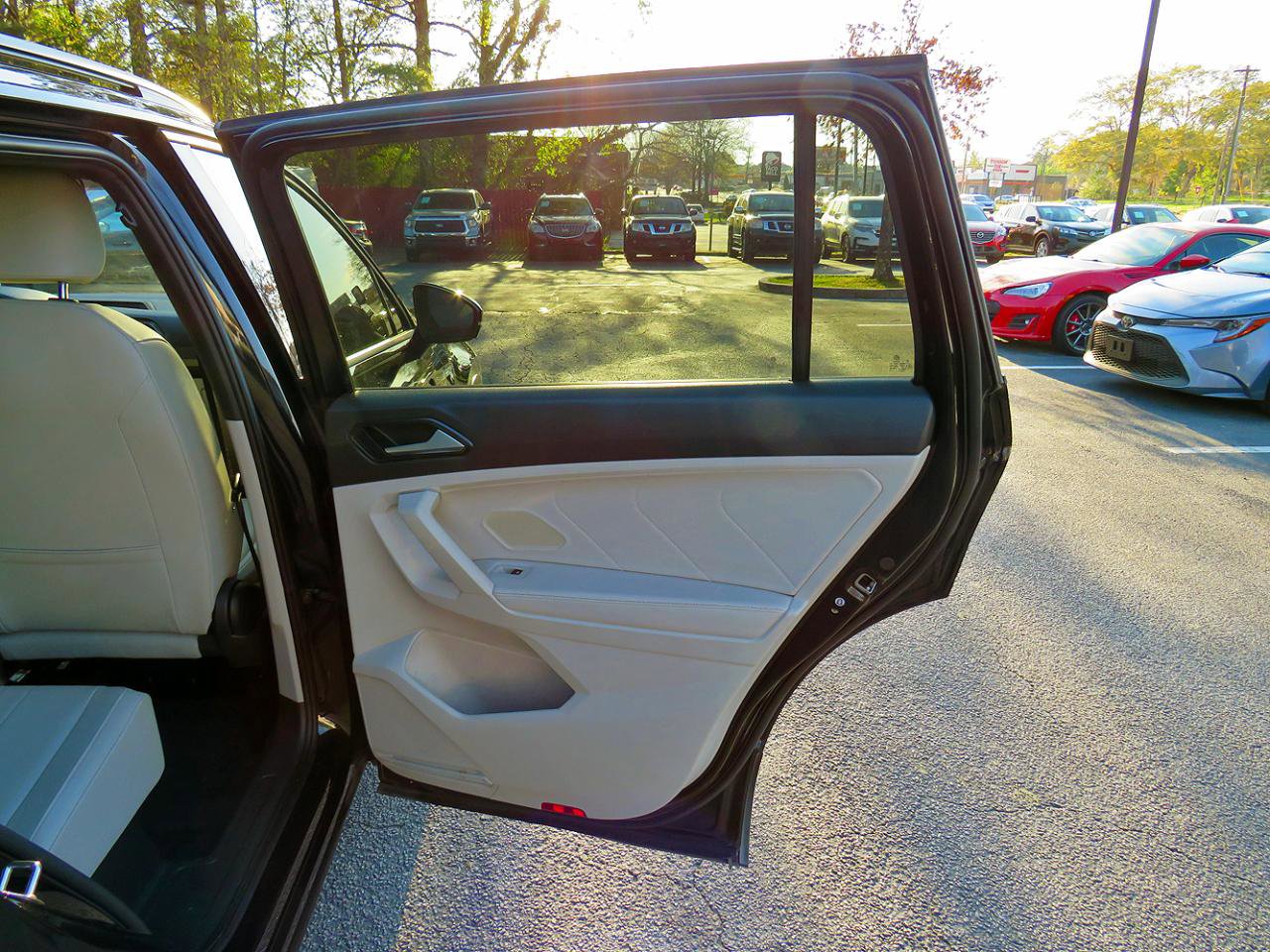 2023 Volkswagen Tiguan SE R-Line