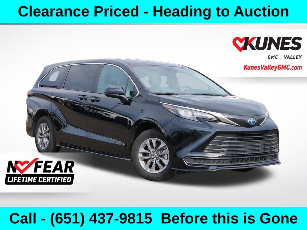 Used 2025 Toyota Sienna LE