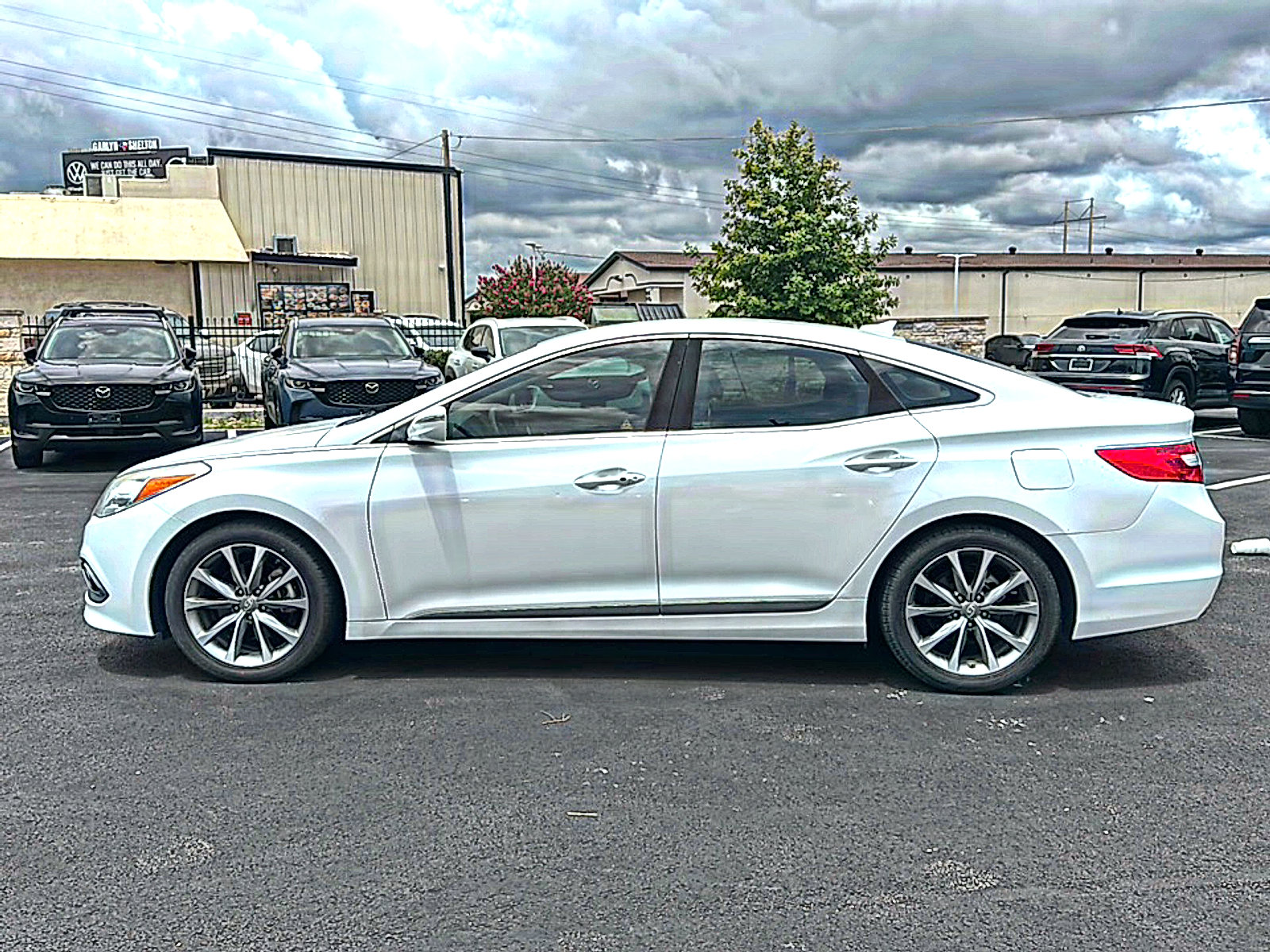 Used 2017 Hyundai Azera for Sale - Kelley Blue Book