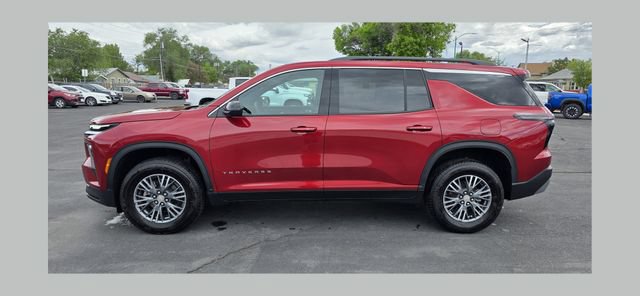 Used 2025 Chevrolet Traverse LT