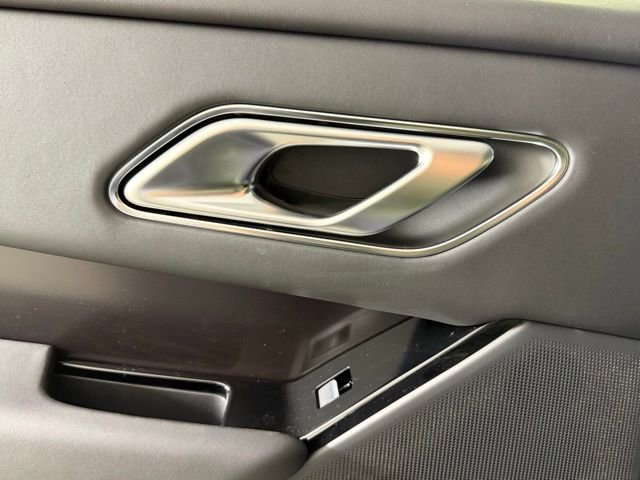 2026 Land Rover Range Rover Velar Dynamic SE