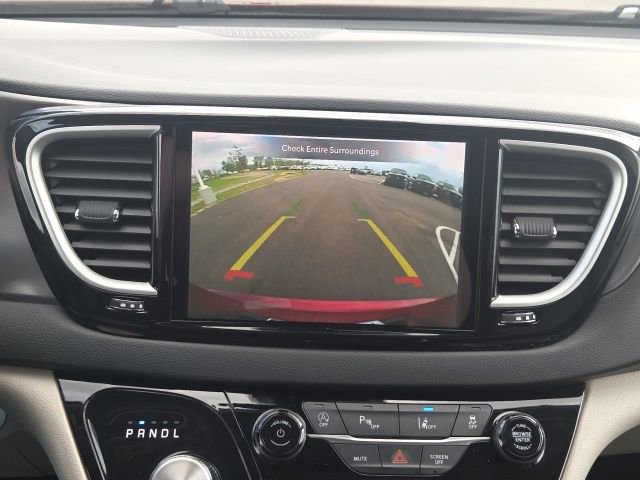 2023 Chrysler Pacifica Touring-L