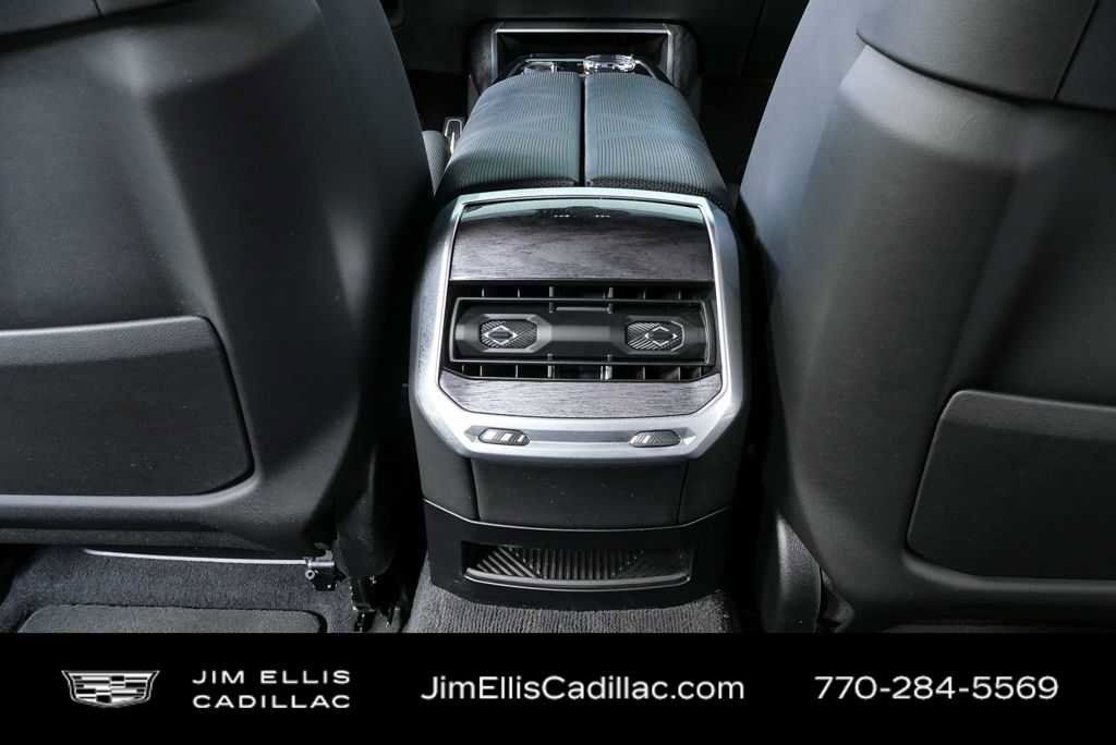 2023 BMW 760i xDrive