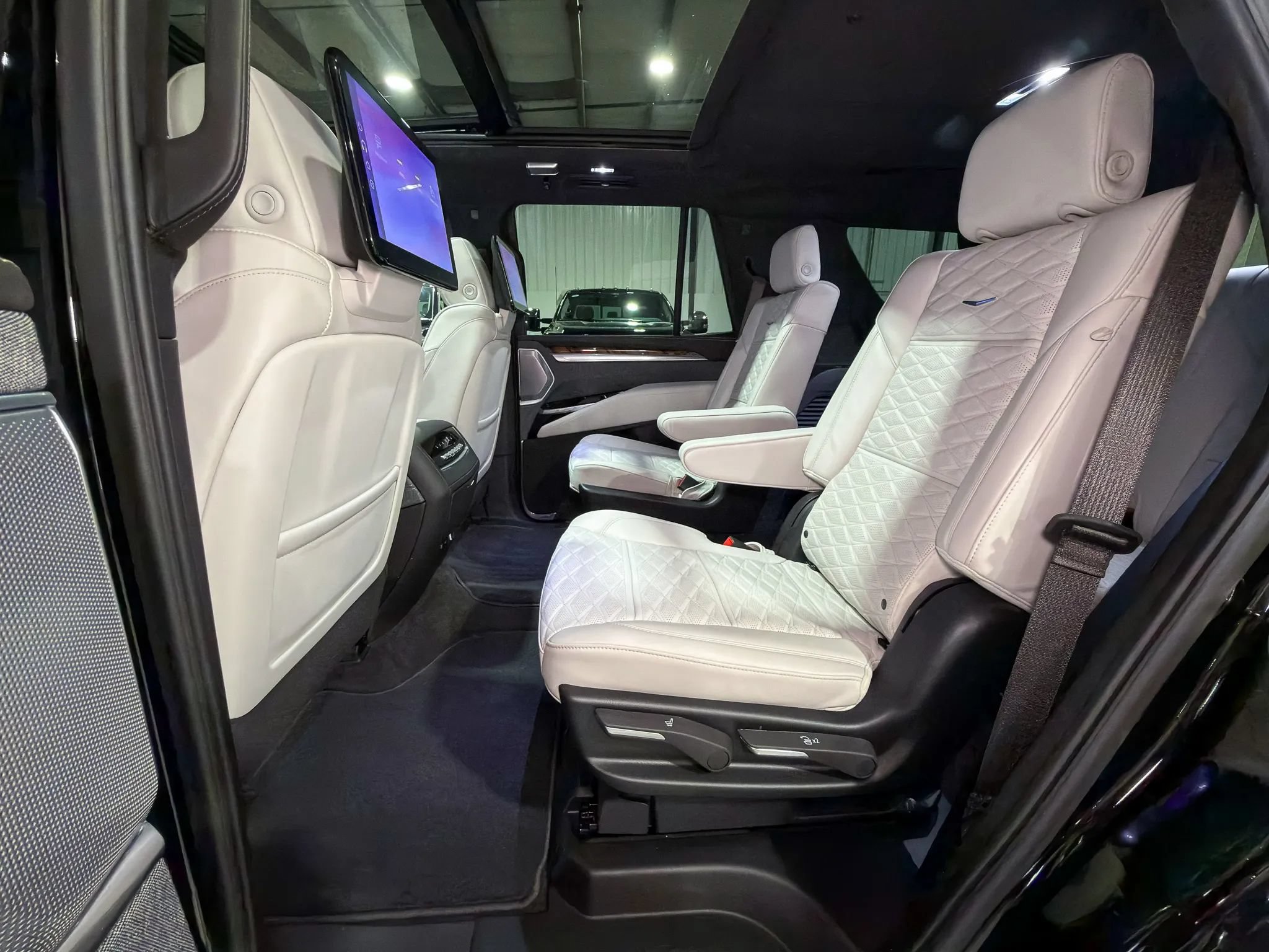 2026 Cadillac Escalade Platinum Sport - Photo 15