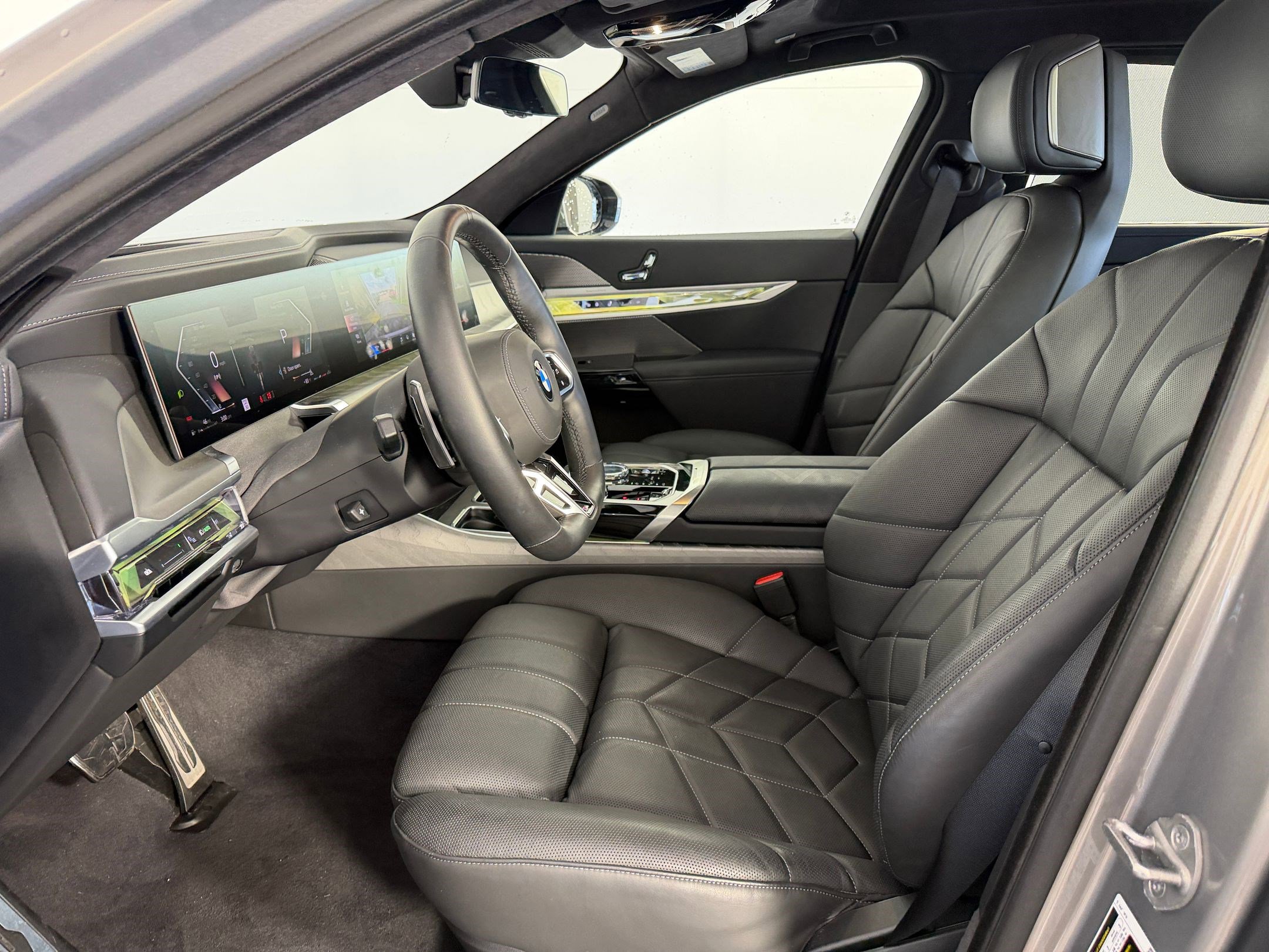 2024 BMW 760i xDrive