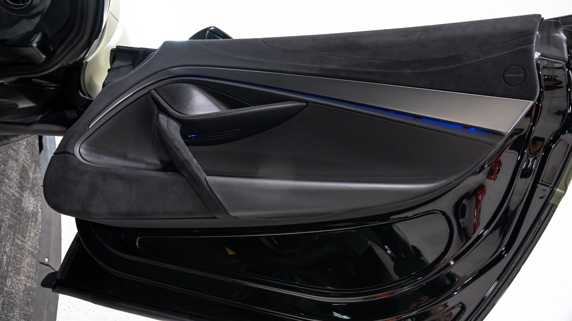 Used 2026 McLaren 750S Spider photo 69