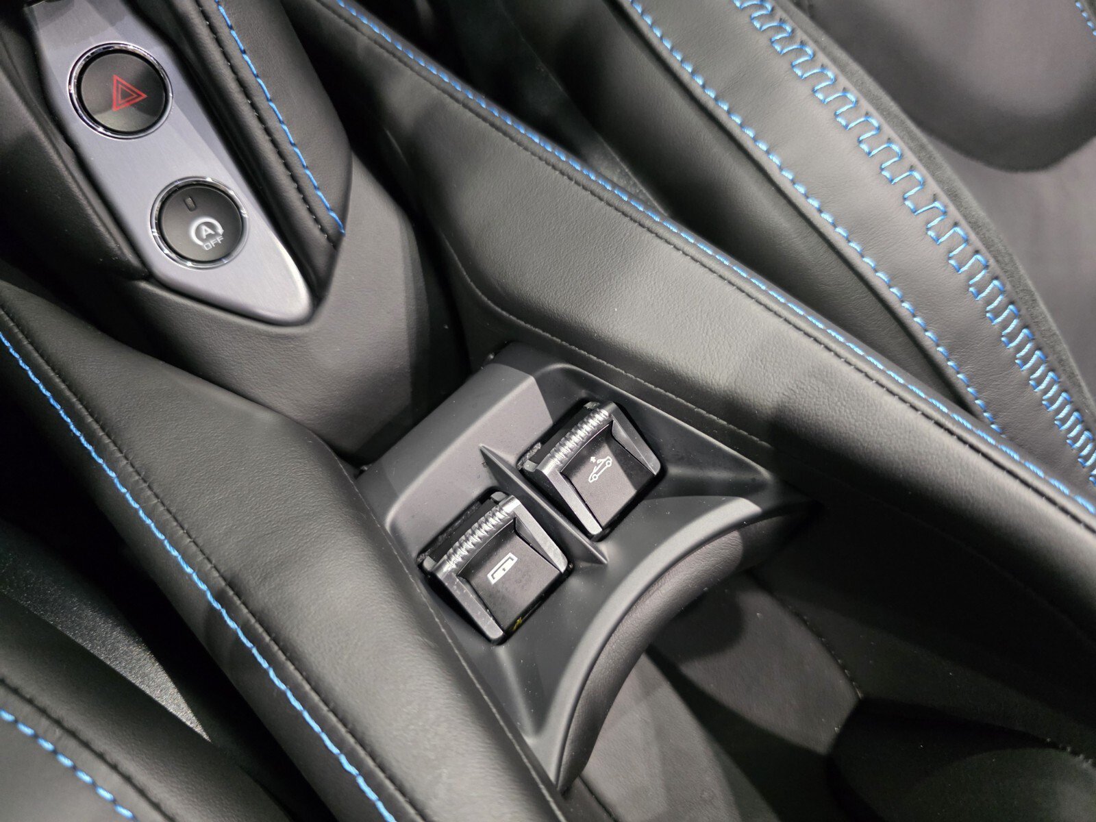 Used 2024 McLaren 750S Spider photo 13