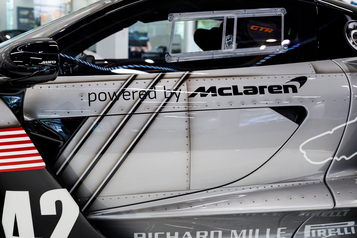 Used 2020 McLaren Senna photo 34
