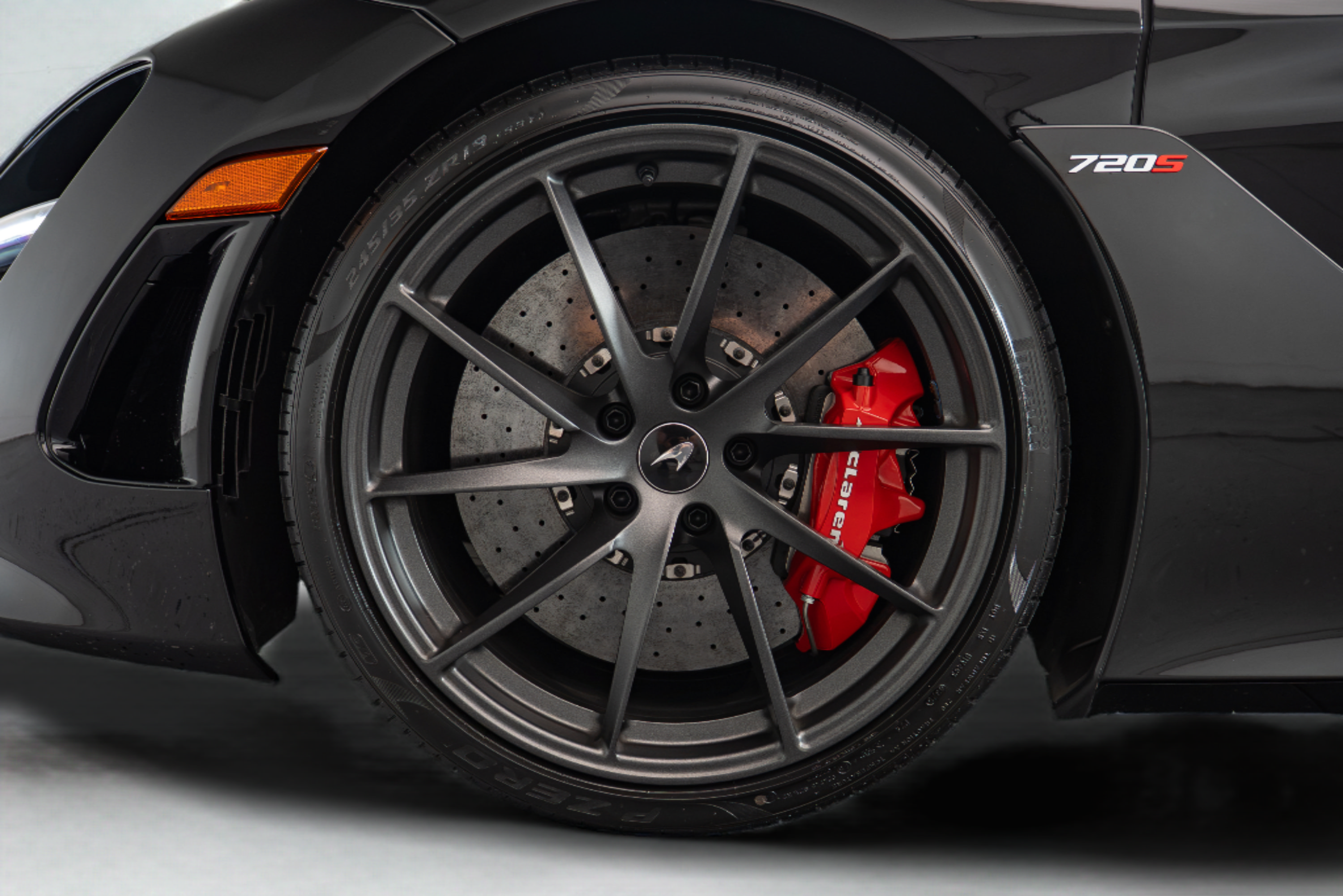 Used 2021 McLaren 720S Performance photo 23