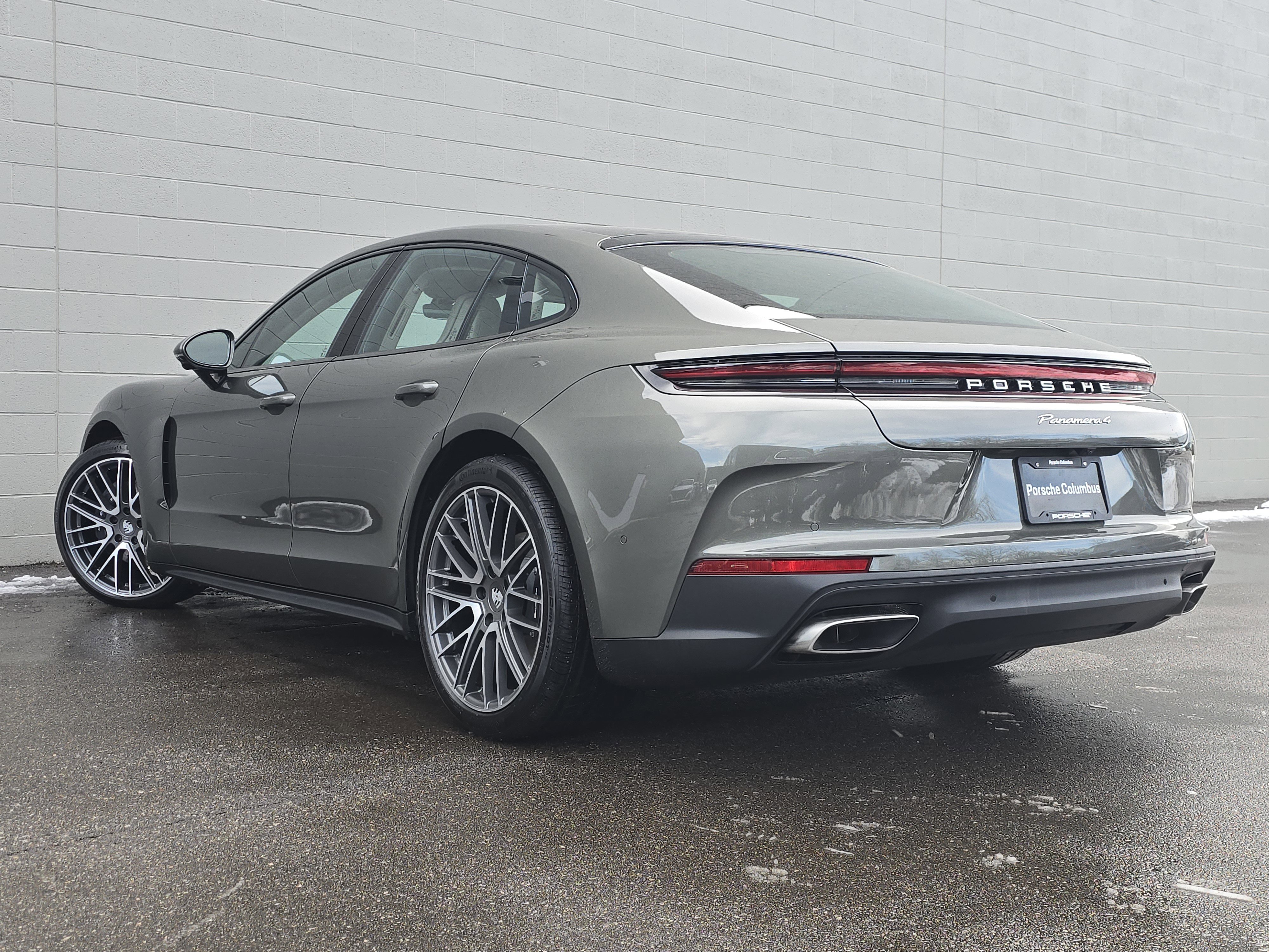 2026 Porsche Panamera 4