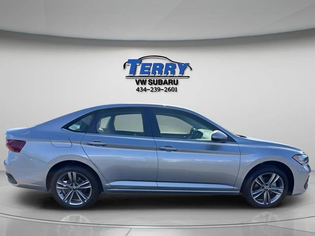 Used 2024 Volkswagen Jetta SE