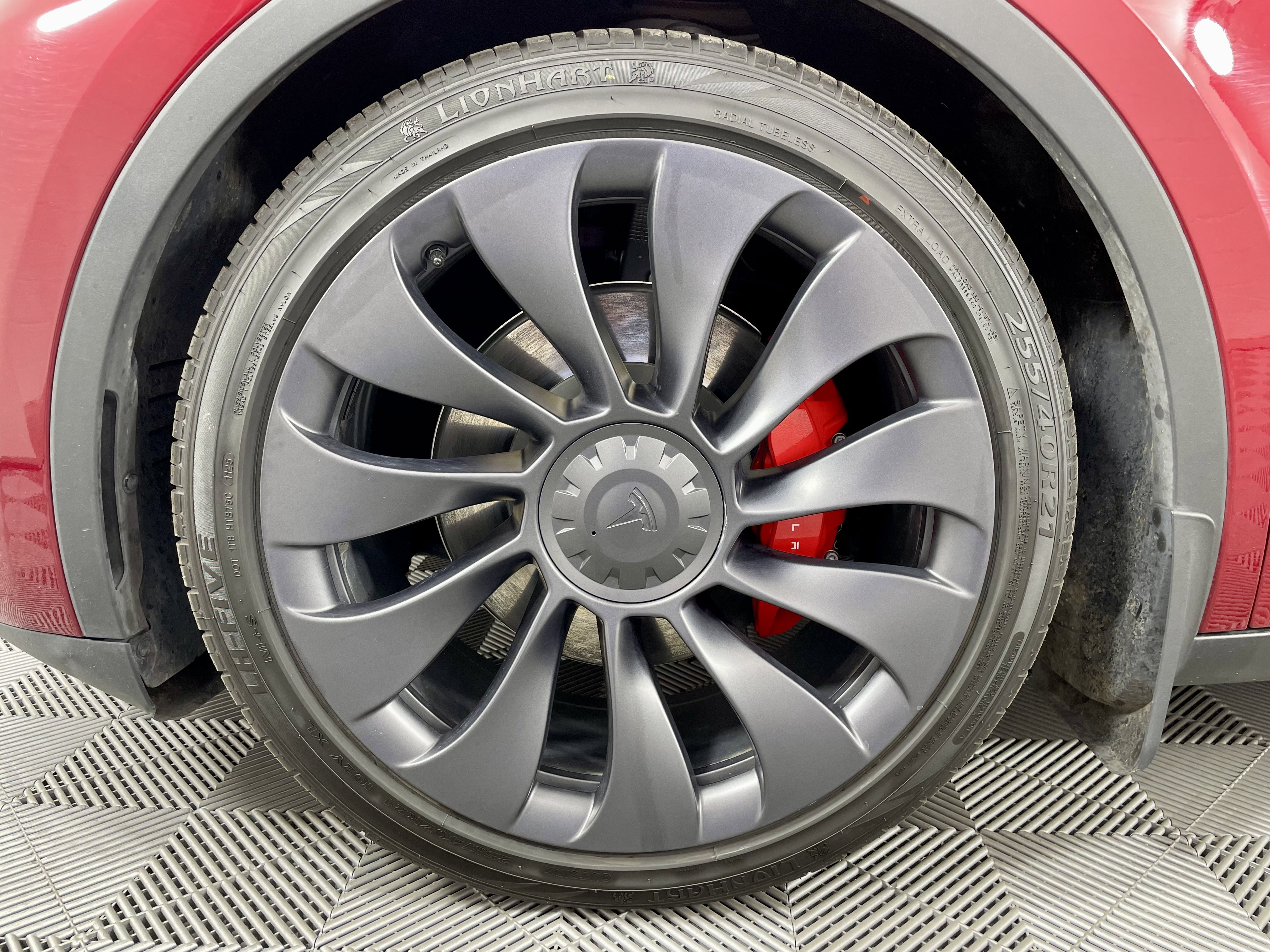 2024 Tesla Model Y Performance