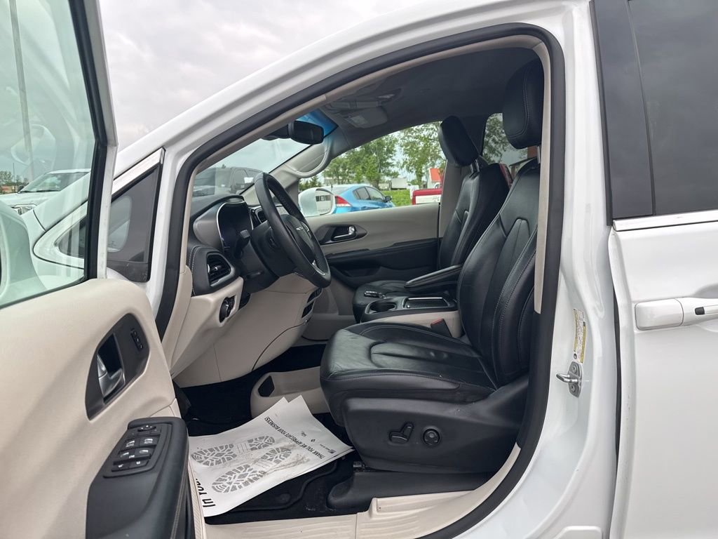 2022 Chrysler Pacifica Touring-L