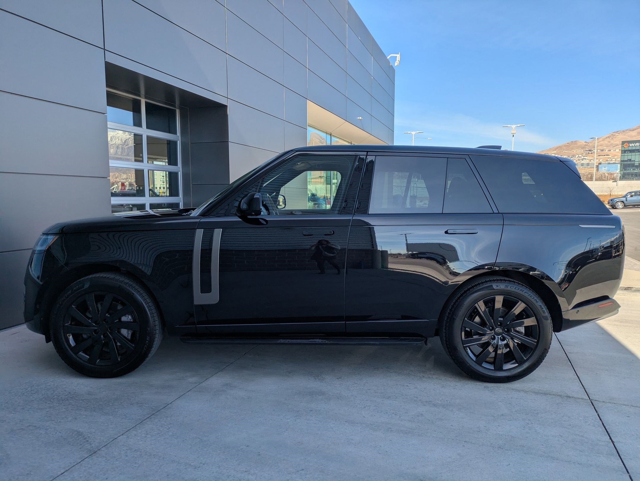 2025 Land Rover Range Rover SE