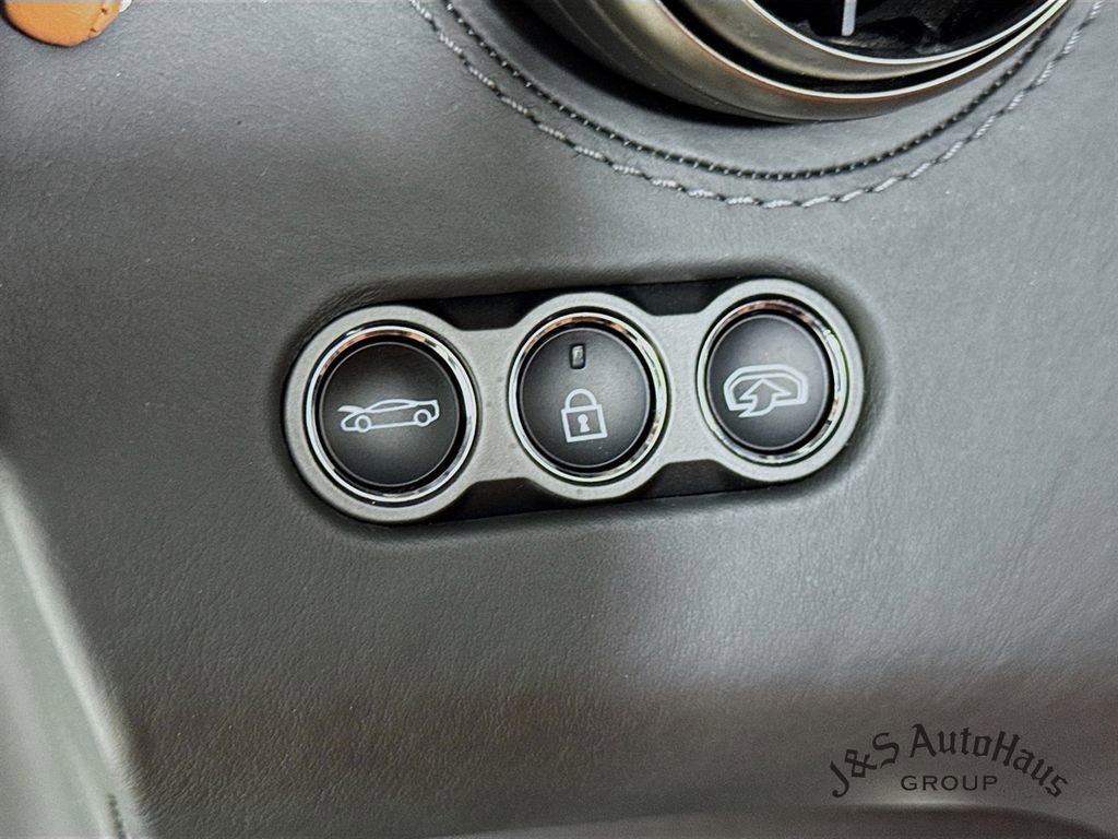 Used 2018 McLaren 720S photo 10