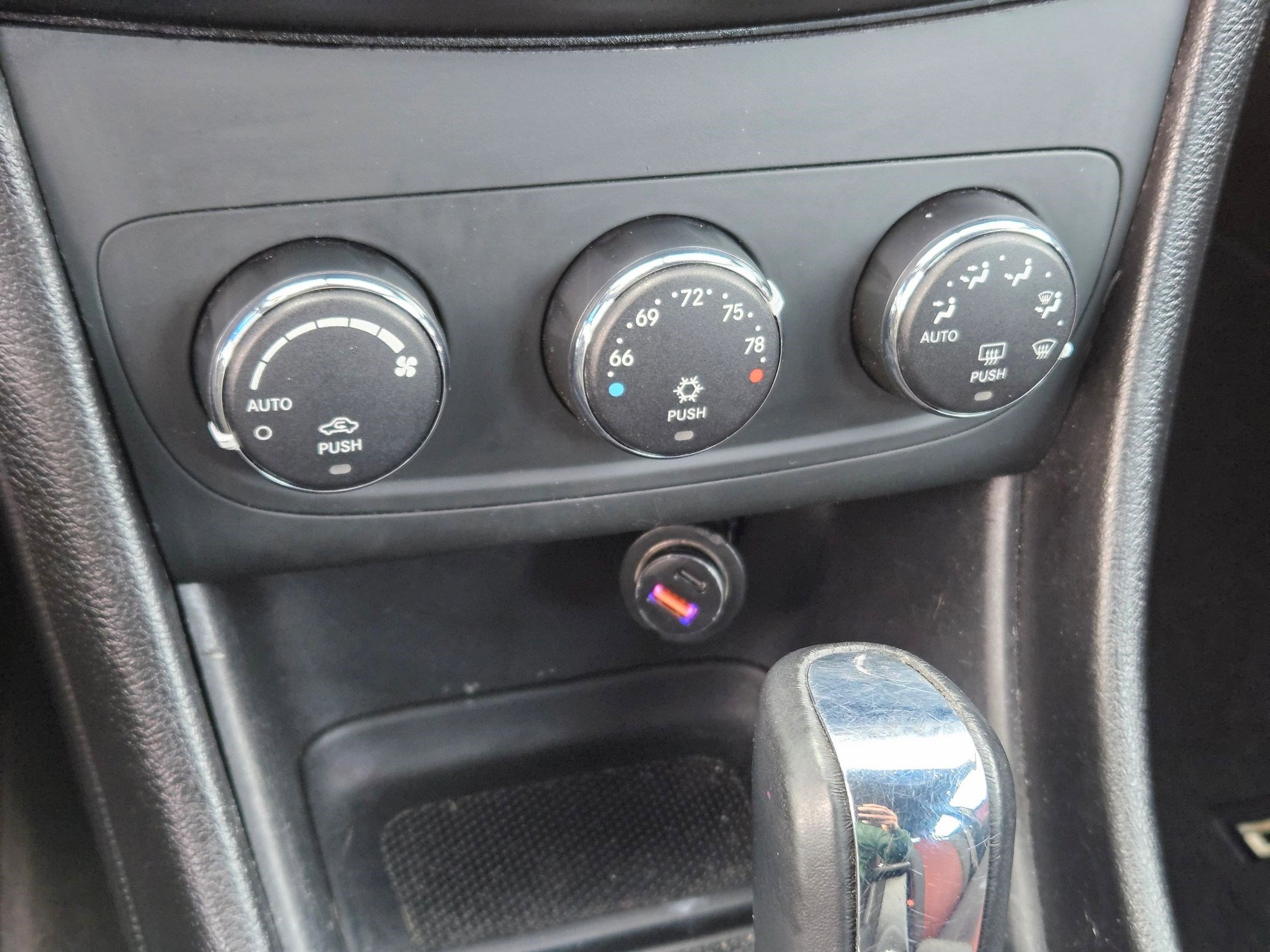 2011 Dodge Avenger Heat