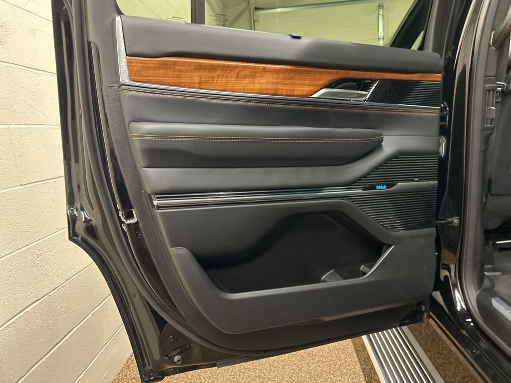 2025 Jeep Grand Wagoneer Series III