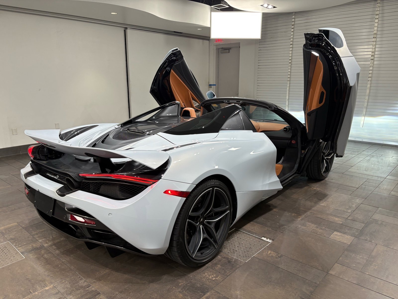 Used 2020 McLaren 720S Luxury photo 28