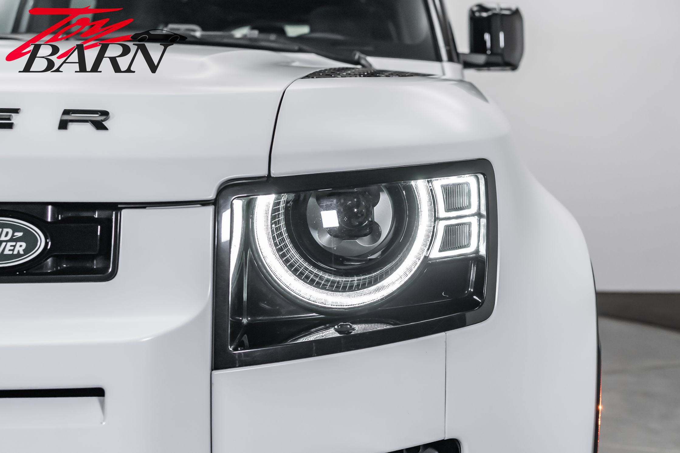 2023 Land Rover Defender 130 SE