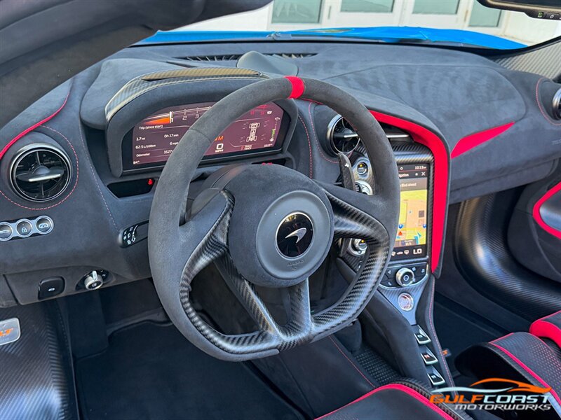 Used 2022 McLaren 765LT photo 31