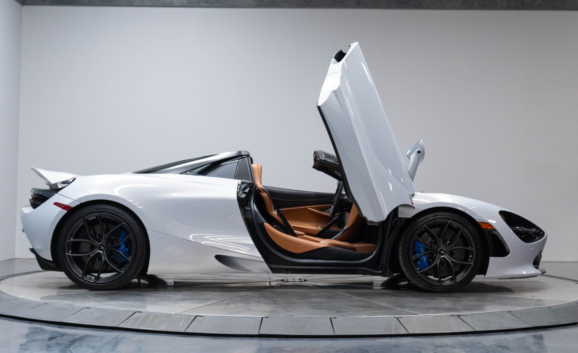 Used 2020 McLaren 720S Luxury photo 24