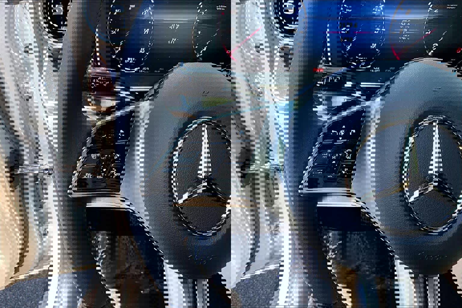 2025 Mercedes-Benz GLC 300