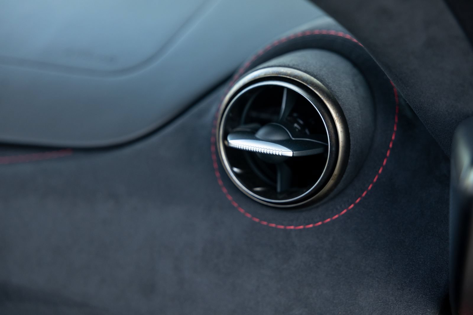 Used 2021 McLaren 720S Performance photo 30