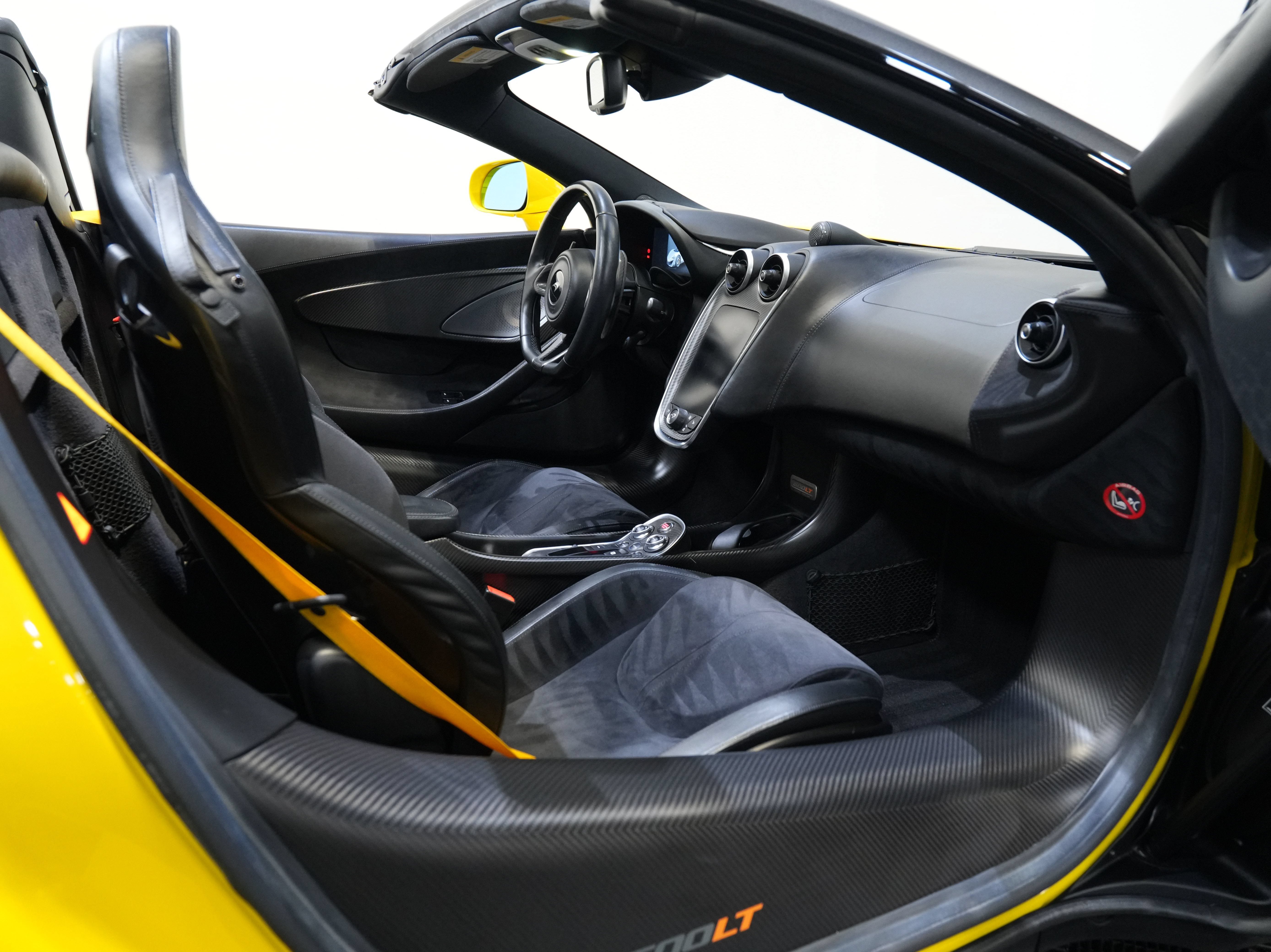 Used 2020 McLaren 600LT Spider photo 35