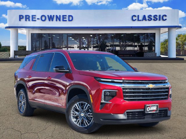 Used 2024 Chevrolet Traverse LT