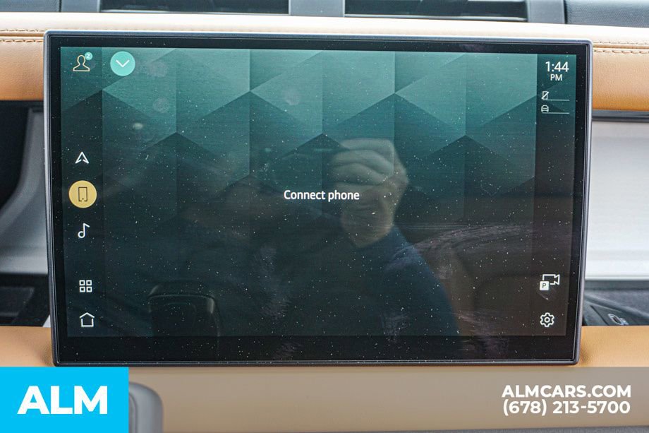 2023 Land Rover Defender 130 SE