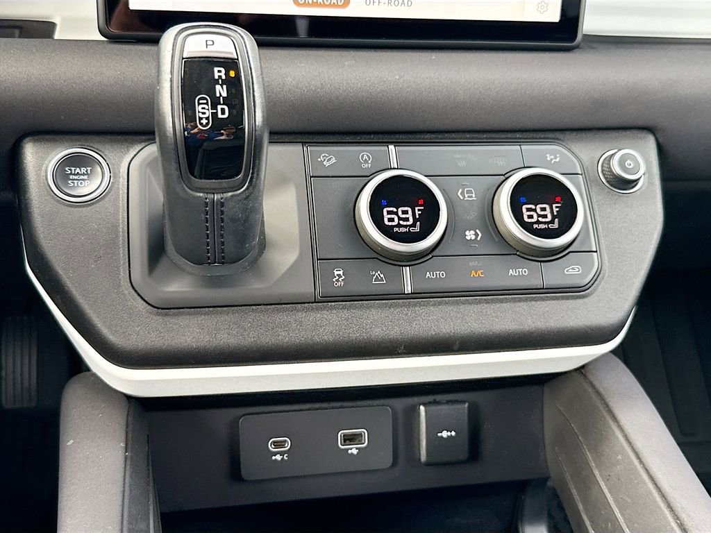 2023 Land Rover Defender 90 SE