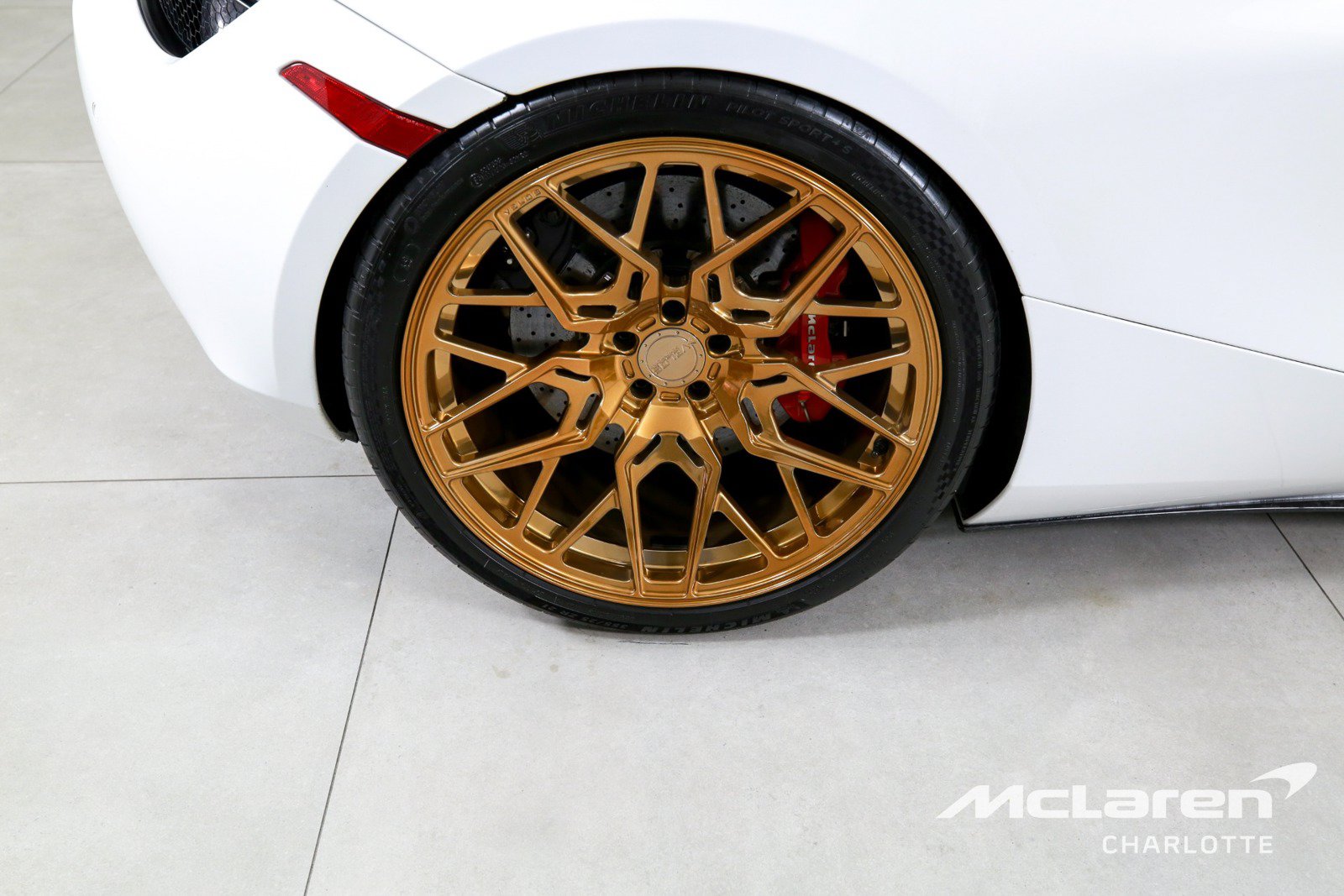 Used 2019 McLaren 720S photo 21