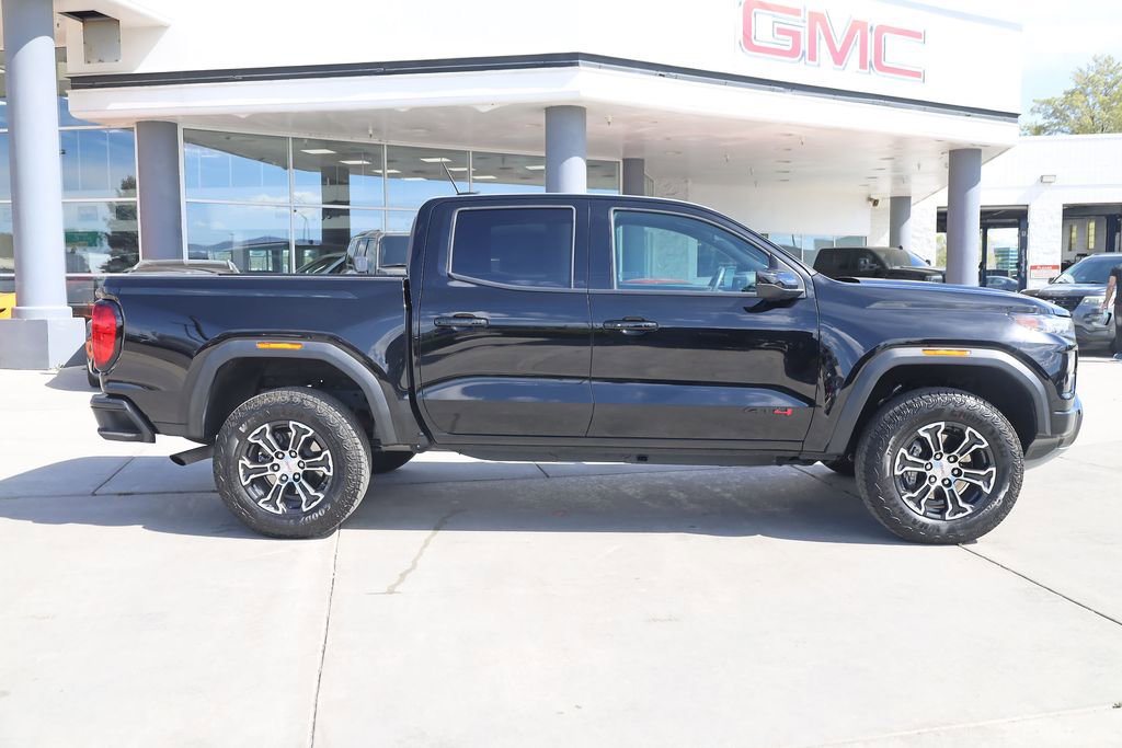 2025 GMC Canyon AT4