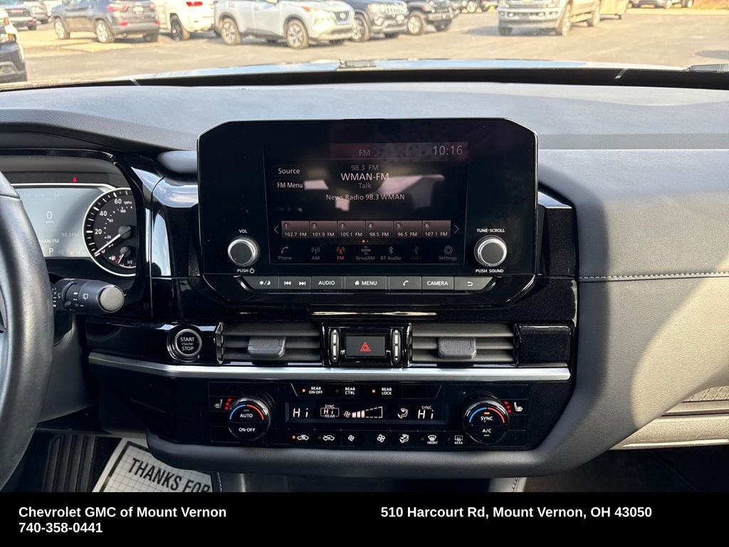 2023 Nissan Pathfinder SV