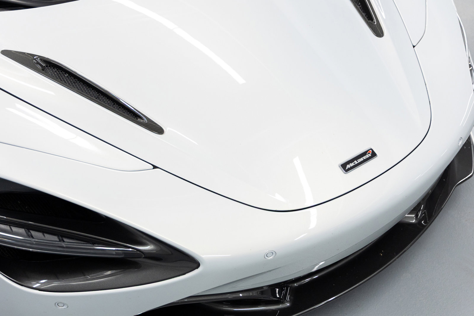 Used 2018 McLaren 720S photo 13