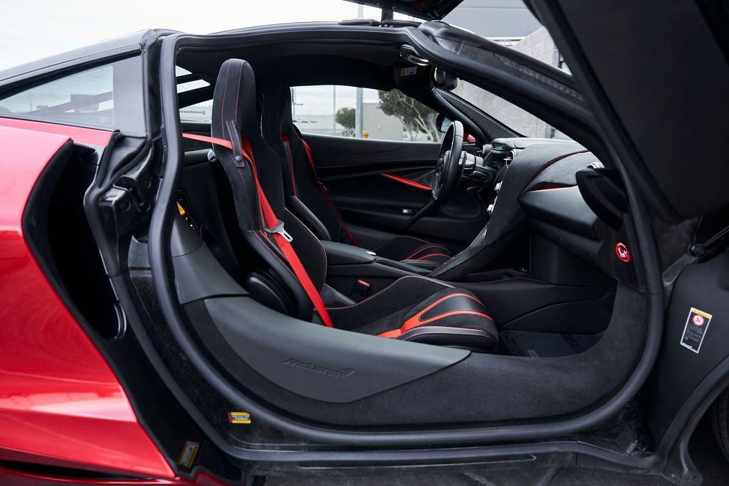 Used 2021 McLaren 720S Performance photo 35