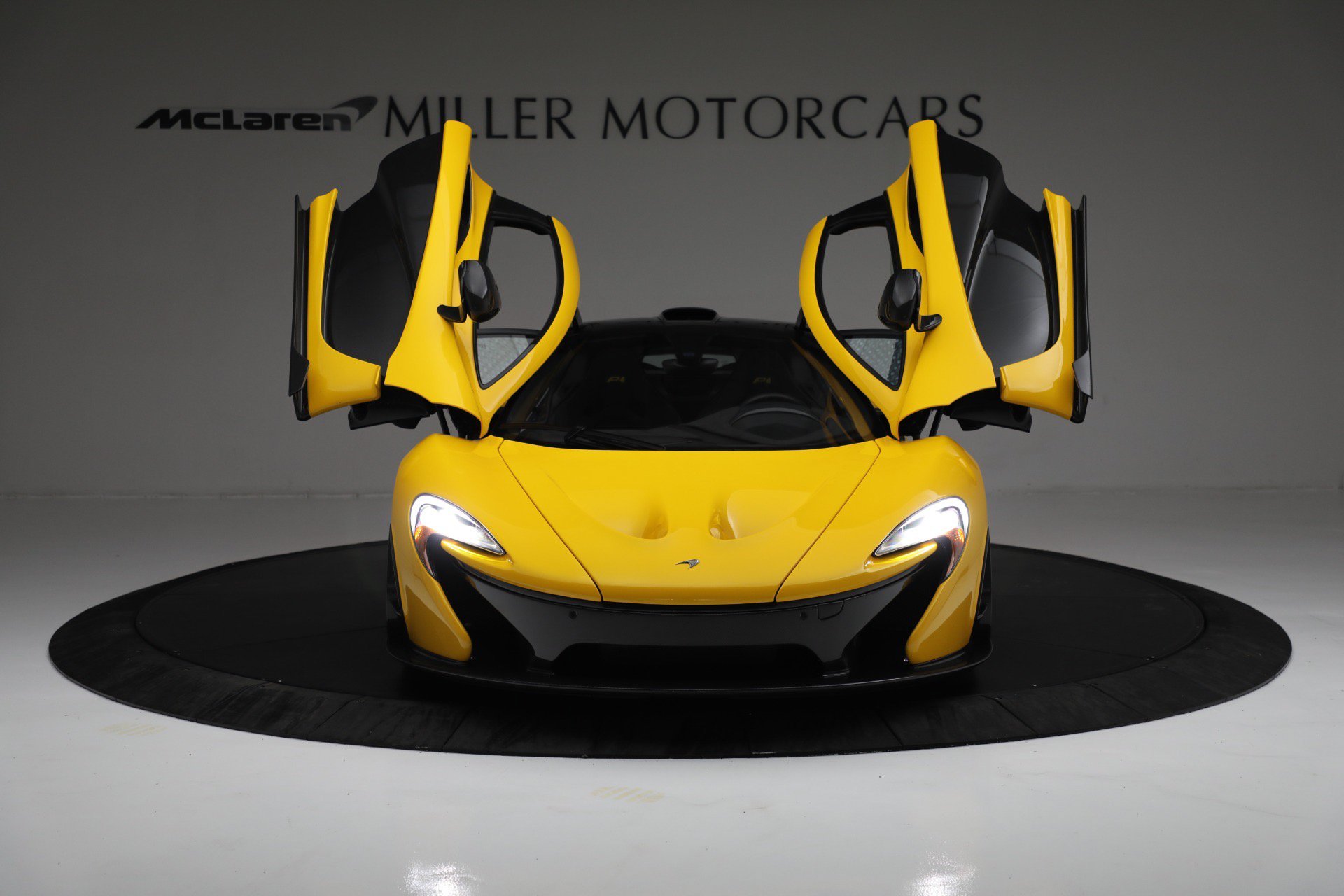 Used 2015 McLaren P1 photo 12