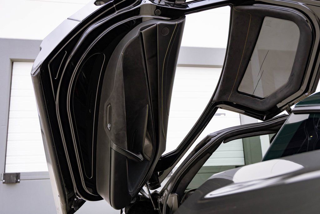 Used 2019 McLaren 720S Performance photo 18