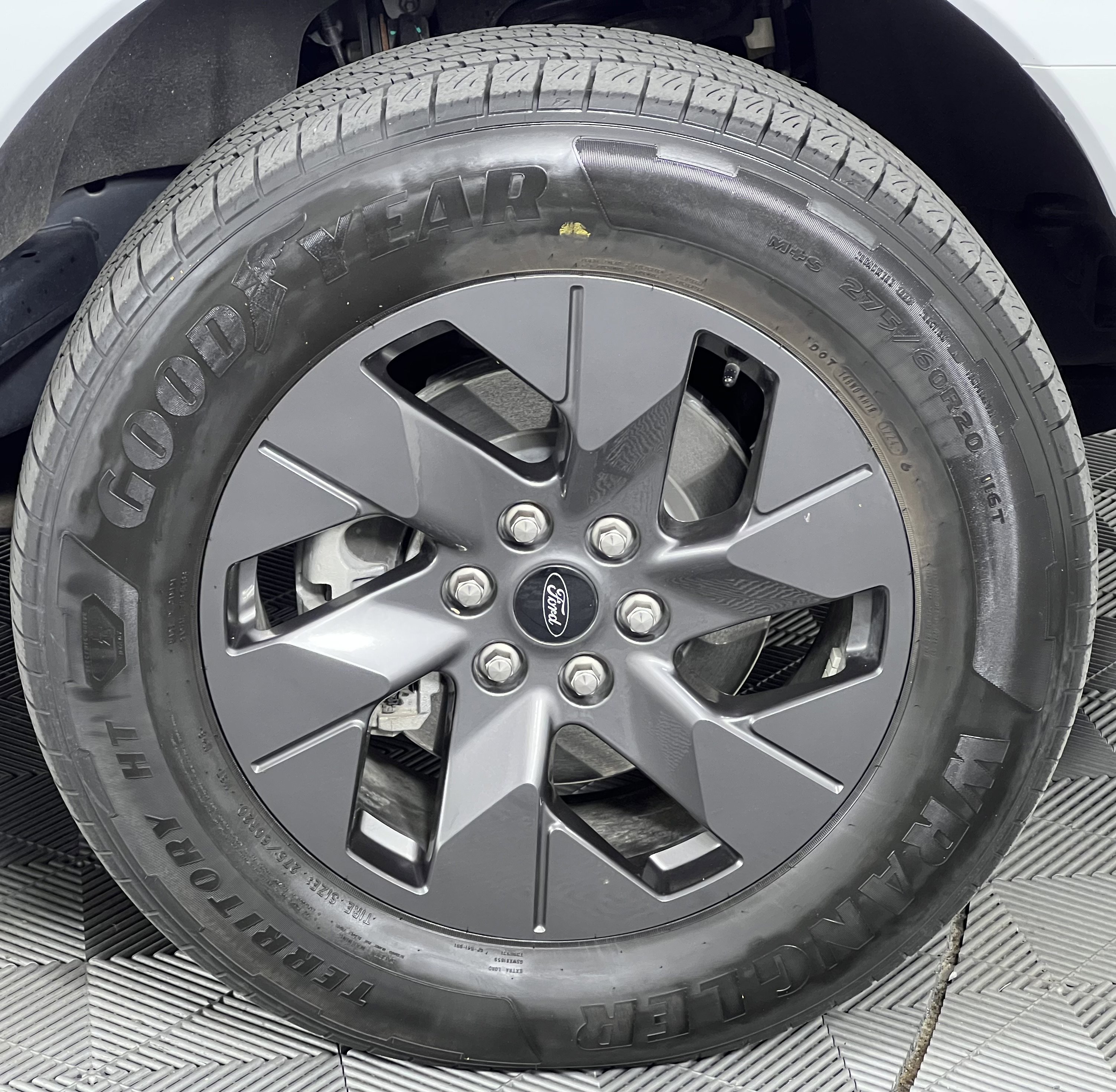 2024 Ford F150 Lightning Flash