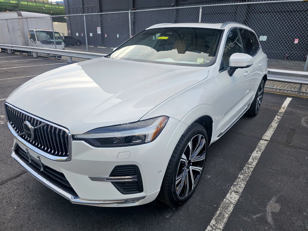 Certified 2023 Volvo XC60 B5 Ultimate w/ Climate Package
