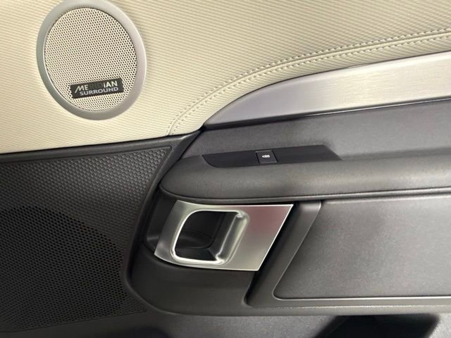 2026 Land Rover Discovery Dynamic SE