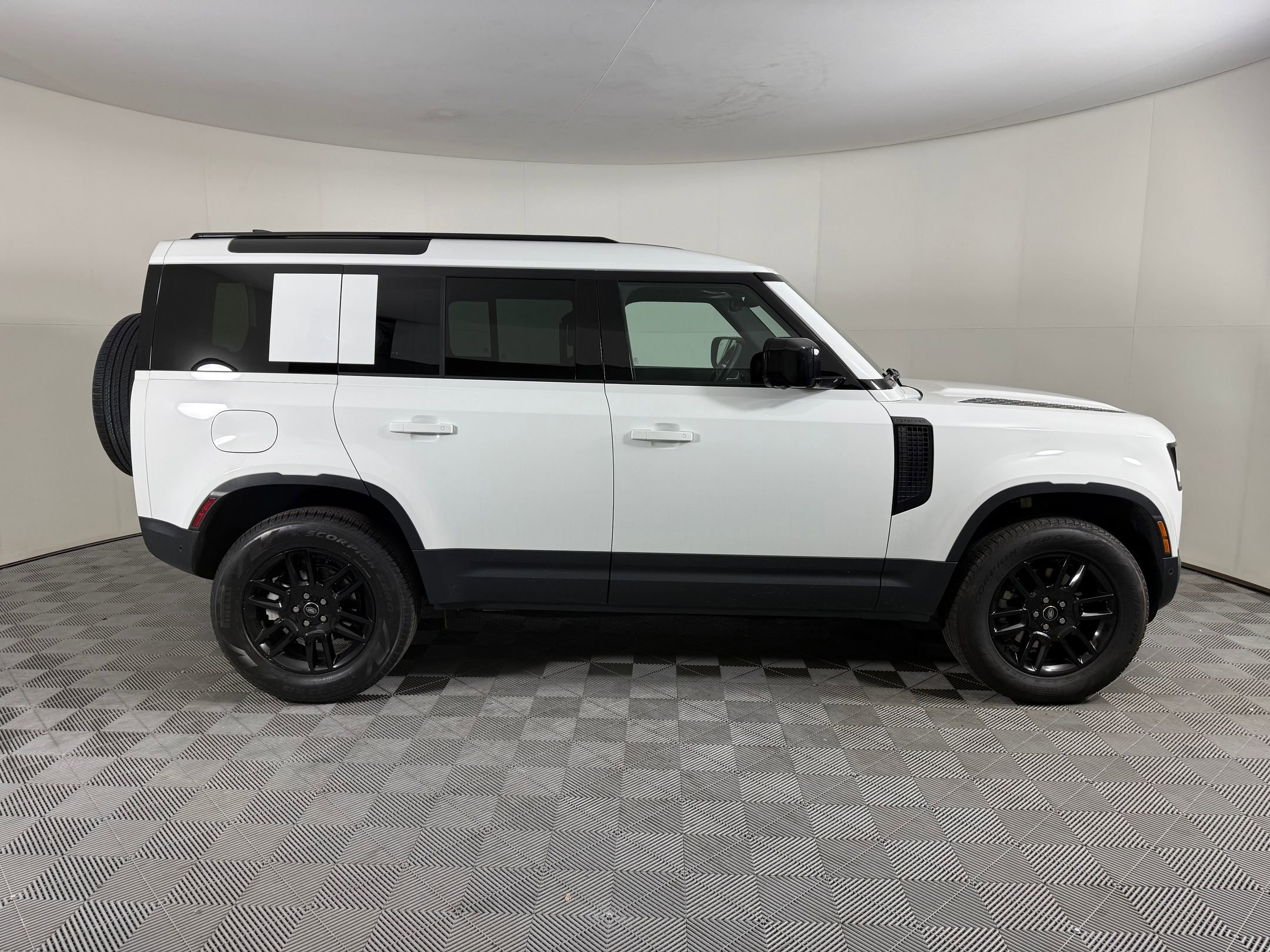 2025 Land Rover Defender 110 S