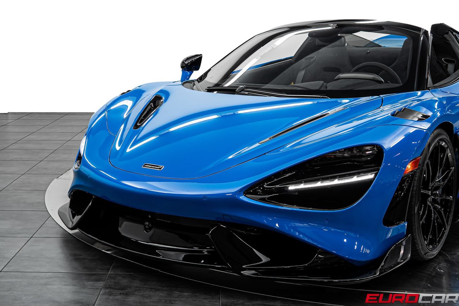 Used 2022 McLaren 765LT photo 17