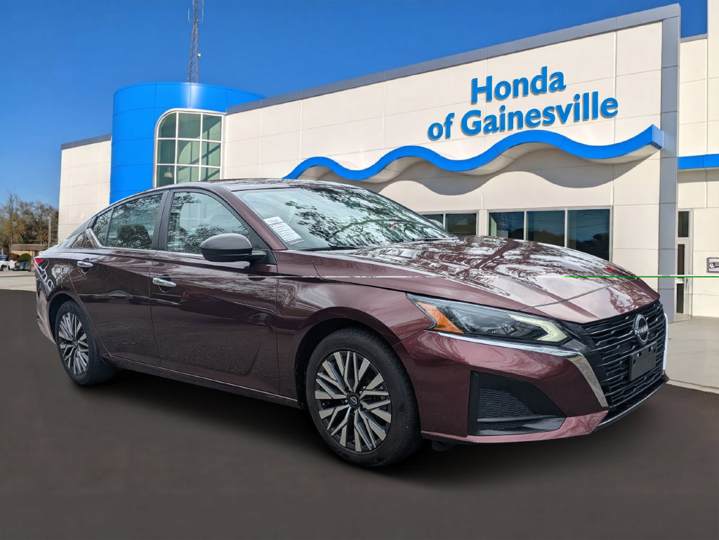 Used 2024 Nissan Altima 2.5 SV