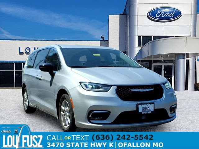 Used 2024 Chrysler Pacifica Touring-L