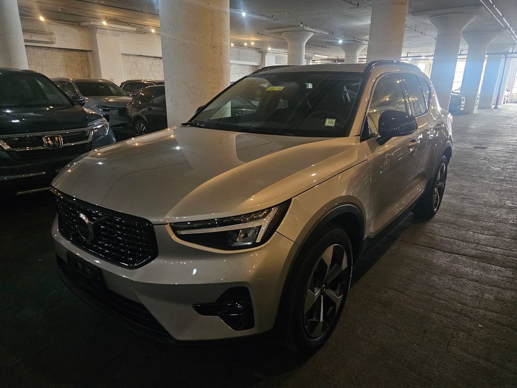 Certified 2023 Volvo XC40 B5 Plus w/ Climate Package