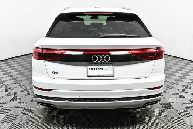 2025 Audi Q8 Premium