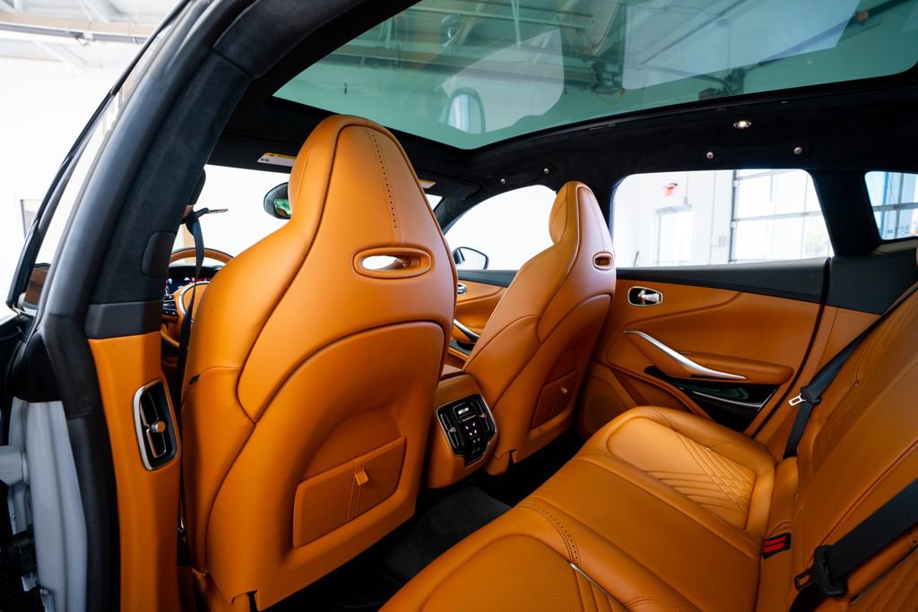 2021 Aston Martin DBX